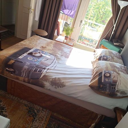 Homey Budget Bedroom Amsterdam Extérieur photo